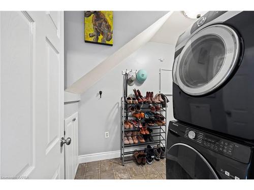 101 Carleton Street, Kingston, ON - Indoor Photo Showing Laundry Room
