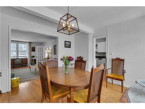 19 College Street, Kingston, ON - Indoor Photo Showing Dining Room
