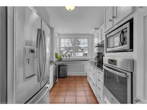 19 College Street, Kingston, ON - Indoor Photo Showing Kitchen