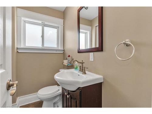 145 Macdonnell Street, Kingston, ON - Indoor Photo Showing Bathroom