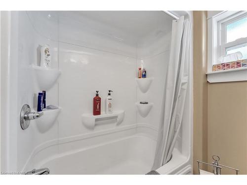 145 Macdonnell Street, Kingston, ON - Indoor Photo Showing Bathroom