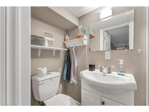 145 Macdonnell Street, Kingston, ON - Indoor Photo Showing Bathroom