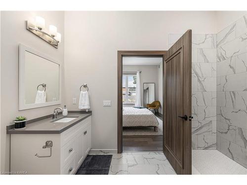 102-2274 Princess Street, Kingston, ON - Indoor Photo Showing Bathroom