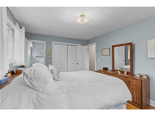 130 Kinogama Avenue, Kingston, ON - Indoor Photo Showing Bedroom
