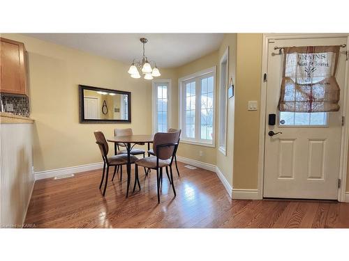 790 Lotus Avenue, Kingston, ON - Indoor Photo Showing Dining Room
