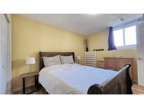 790 Lotus Avenue, Kingston, ON - Indoor Photo Showing Bedroom