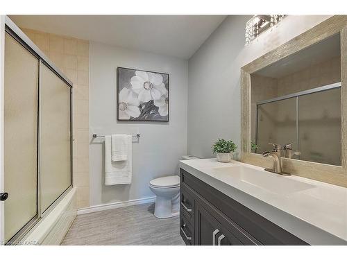 613 Forest Hill Drive, Kingston, ON - Indoor Photo Showing Bathroom