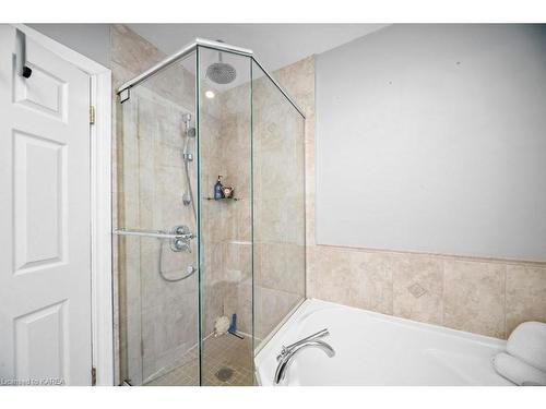 197 Kingscourt Avenue, Kingston, ON - Indoor Photo Showing Bathroom