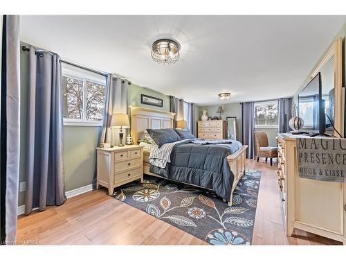 102 Wright Place, Greater Napanee, ON - Indoor Photo Showing Bedroom