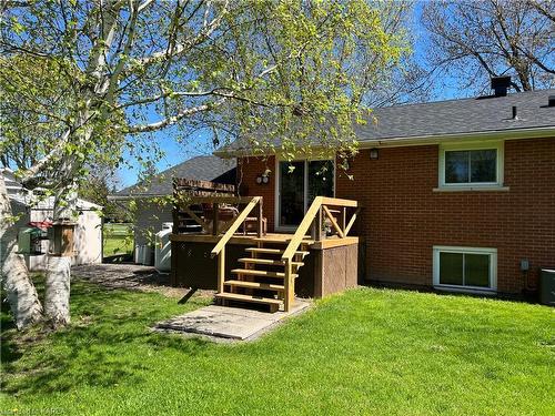 102 Wright Place, Greater Napanee, ON - Outdoor
