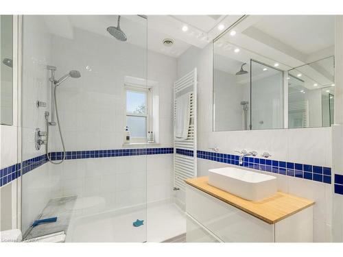 290 Sydenham Street, Kingston, ON - Indoor Photo Showing Bathroom