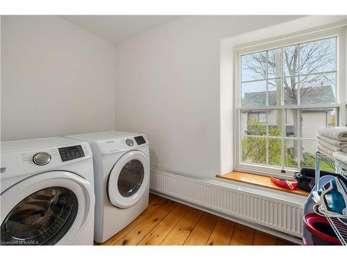 290 Sydenham Street, Kingston, ON - Indoor Photo Showing Laundry Room