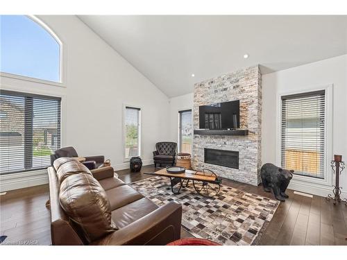 876 Roshan Drive, Kingston, ON - Indoor Photo Showing Living Room With Fireplace