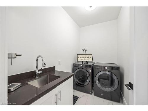876 Roshan Drive, Kingston, ON - Indoor Photo Showing Laundry Room