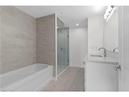 319-129B South Street, Gananoque, ON - Indoor Photo Showing Bathroom