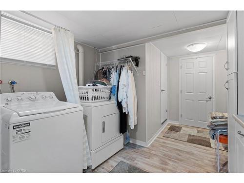 367 Mcewen Drive, Kingston, ON - Indoor Photo Showing Laundry Room
