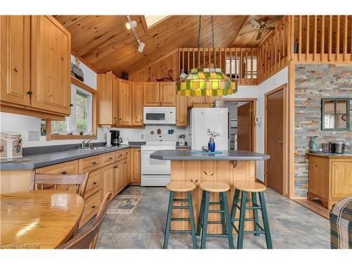 14 Downie Island, Lansdowne, ON - Indoor Photo Showing Kitchen