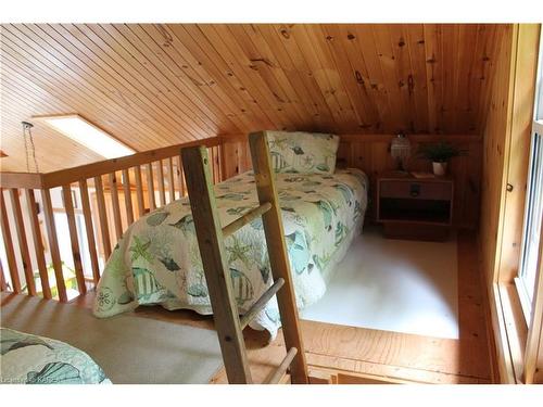 14 Downie Island, Lansdowne, ON - Indoor Photo Showing Bedroom