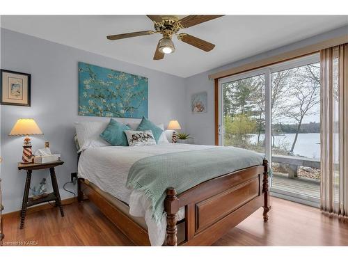 14 Downie Island, Lansdowne, ON - Indoor Photo Showing Bedroom