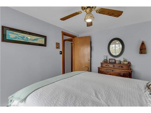 14 Downie Island, Lansdowne, ON - Indoor Photo Showing Bedroom