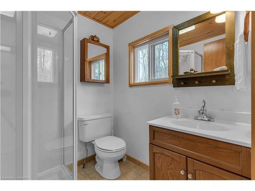 14 Downie Island, Lansdowne, ON - Indoor Photo Showing Bathroom