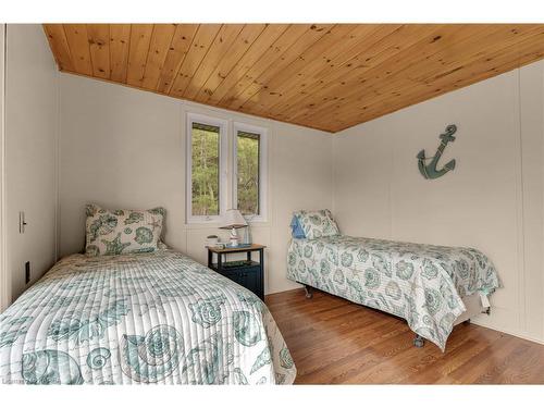 14 Downie Island, Lansdowne, ON - Indoor Photo Showing Bedroom