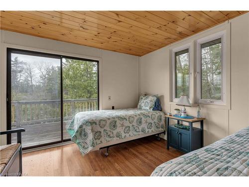 14 Downie Island, Lansdowne, ON - Indoor Photo Showing Bedroom