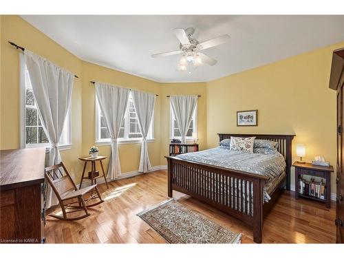4607 Lower Round Lake Road, Frontenac, ON - Indoor Photo Showing Bedroom
