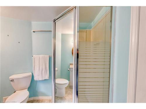 1 Newport Lane, Westport, ON - Indoor Photo Showing Bathroom