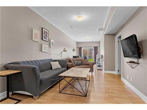78 Briceland Street, Kingston, ON - Indoor Photo Showing Living Room