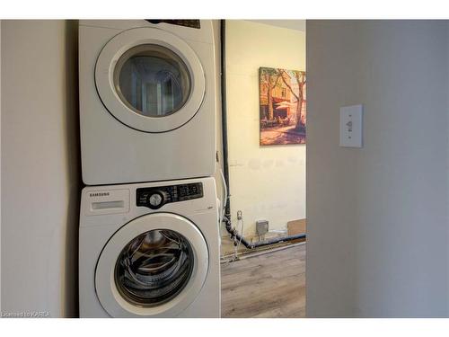 68 Livingston Avenue, Kingston, ON - Indoor Photo Showing Laundry Room