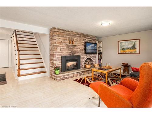 727 Aylmer Crescent, Kingston, ON - Indoor Photo Showing Living Room With Fireplace
