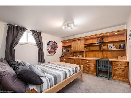 727 Aylmer Crescent, Kingston, ON - Indoor Photo Showing Bedroom