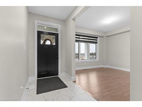 1601 Willow Court, Kingston, ON - Indoor Photo Showing Other Room