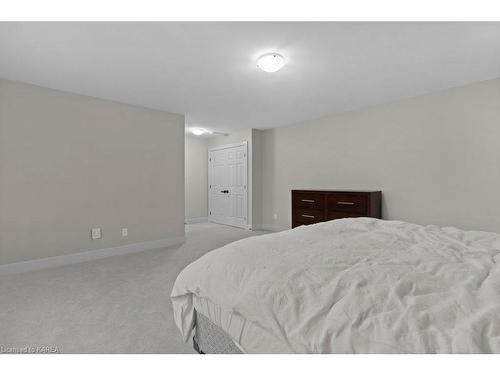 1601 Willow Court, Kingston, ON - Indoor Photo Showing Bedroom