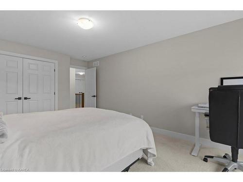1601 Willow Court, Kingston, ON - Indoor Photo Showing Bedroom