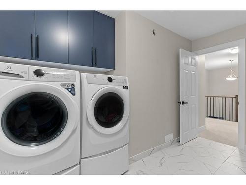 1601 Willow Court, Kingston, ON - Indoor Photo Showing Laundry Room