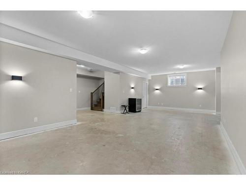 1601 Willow Court, Kingston, ON - Indoor Photo Showing Other Room
