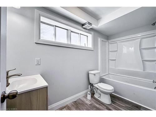 83 Calderwood Drive, Kingston, ON - Indoor Photo Showing Bathroom