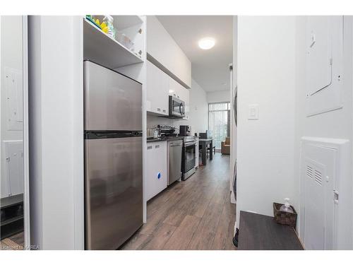 106-652 Princess Street, Kingston, ON - Indoor Photo Showing Kitchen