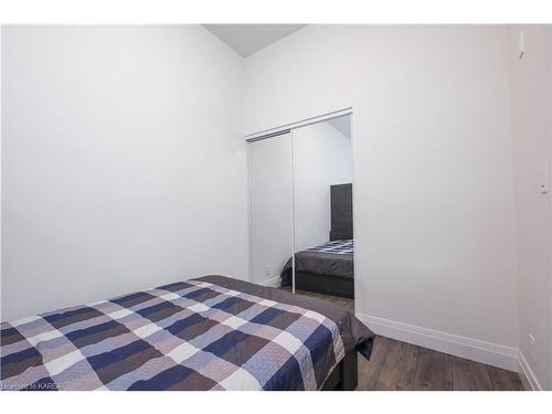 106-652 Princess Street, Kingston, ON - Indoor Photo Showing Bedroom