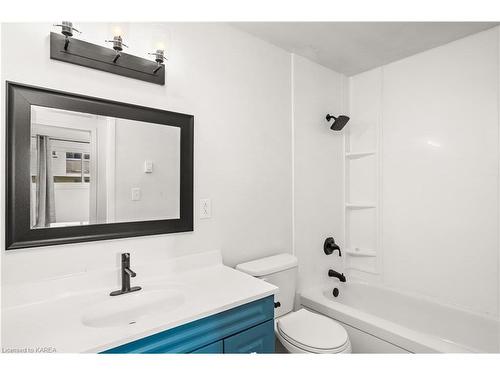 106-835 Milford Drive, Kingston, ON - Indoor Photo Showing Bathroom