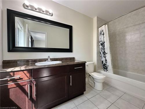 764 Newmarket Lane, Kingston, ON - Indoor Photo Showing Bathroom