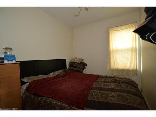 82 Maple Street, Kingston, ON - Indoor Photo Showing Bedroom