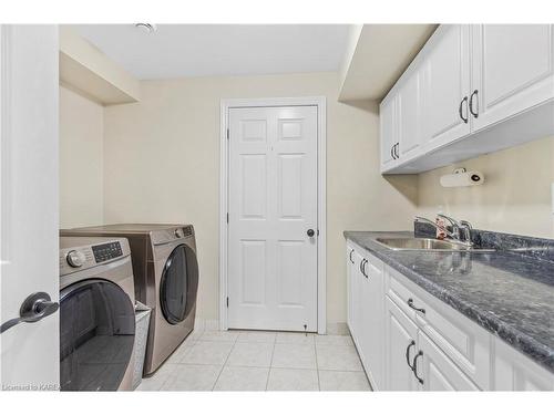 1019 Bluffwood Avenue, Kingston, ON - Indoor Photo Showing Laundry Room