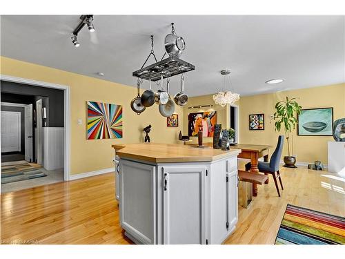 3 Thunderbird Circle, Kingston, ON - Indoor Photo Showing Kitchen