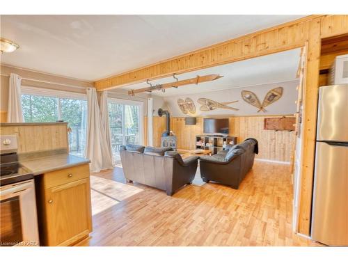 1062 Price Road, Arden, ON - Indoor Photo Showing Other Room