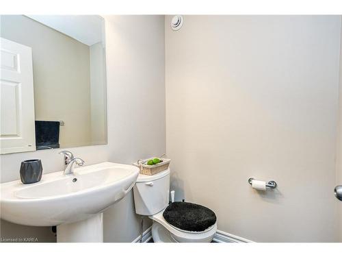 1345 Demers Avenue, Kingston, ON - Indoor Photo Showing Bathroom