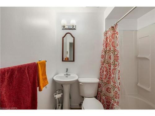 130 James Street, Kingston, ON - Indoor Photo Showing Bathroom