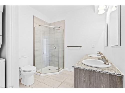 203-1005 Terra Verde Way, Kingston, ON - Indoor Photo Showing Bathroom